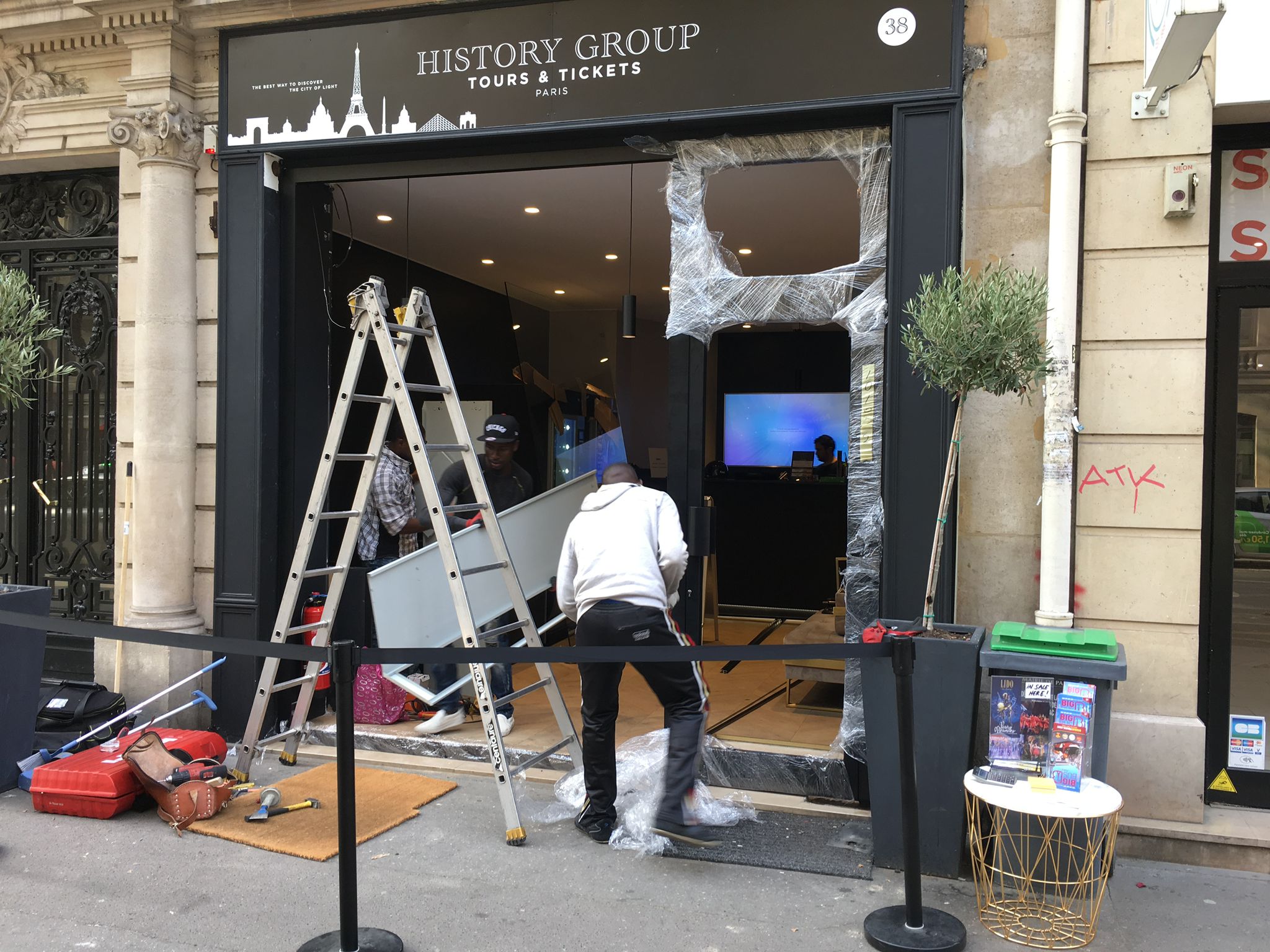 Installation Vitrine Boutique Paris